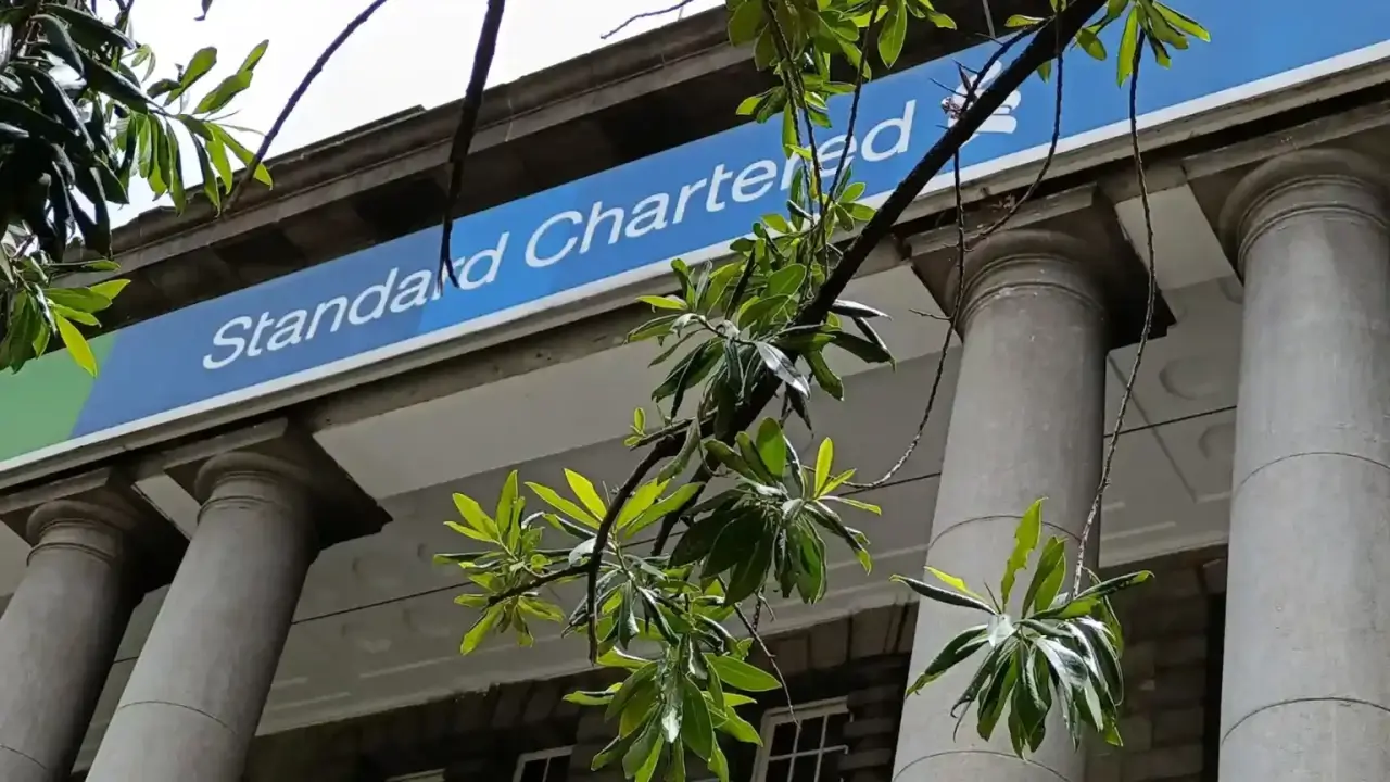 Redefining Wealth Management Through Trust and Choice The Case of Standard Chartered Investment Services